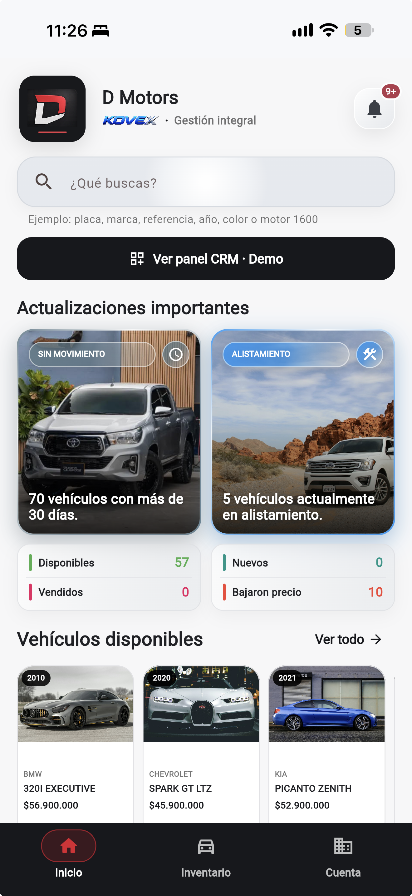 Captura del demo D Motors: vehículos disponibles, estados e información comercial dentro de KOVEX